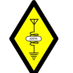 Logotipo da associação na forma de um losango contendo dentro o simbolo do radioamadorismo e a escrita ARPR