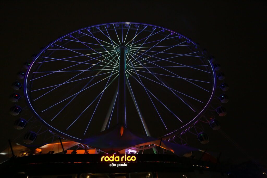 Público do Infinix Power Day “gera” 42 mil watts de energia para iluminar roda-gigante em evento no Parque Villa-Lobos