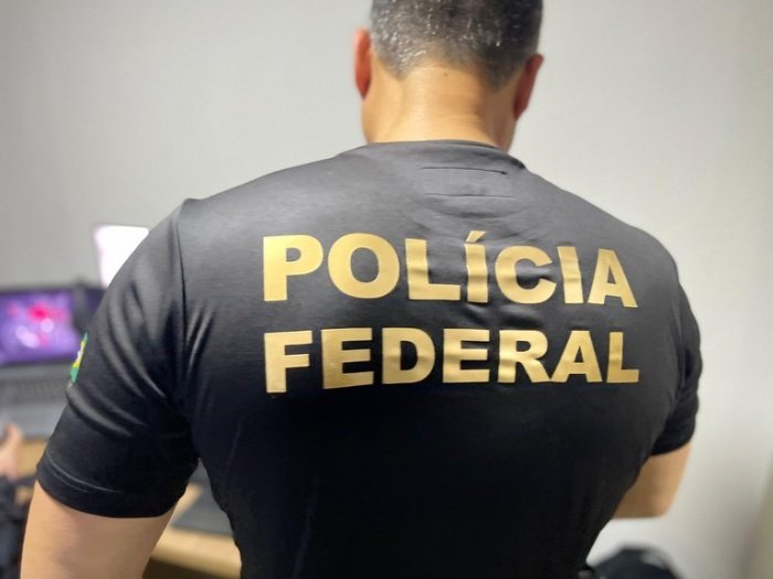 O homem foi preso em flagrante e teve o celular apreendido. (Imagem: Polícia Federal/Divulgação)