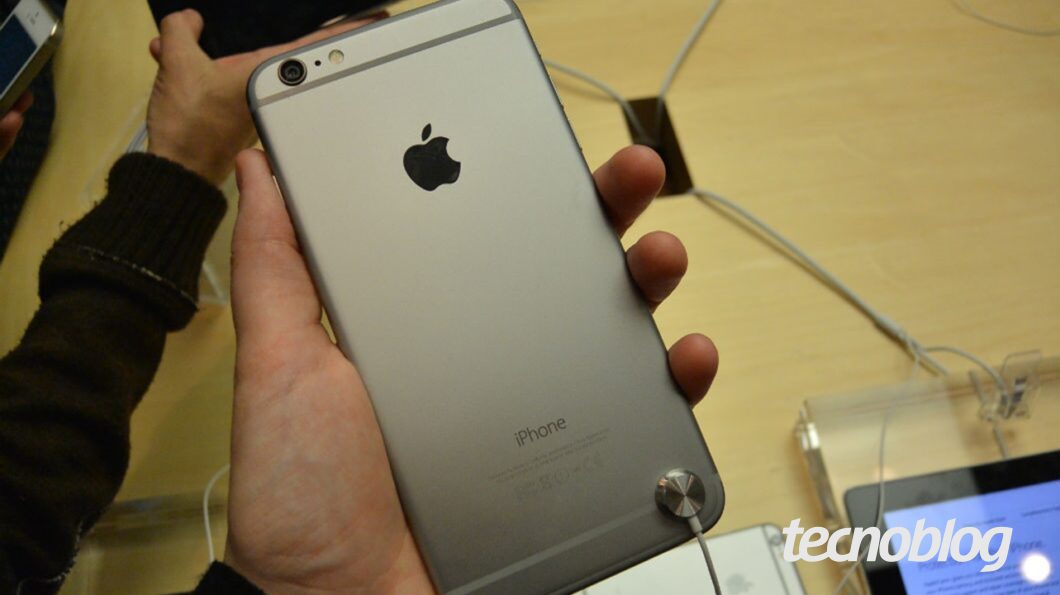 iPhone 6 (imagem: Giovana Penatti/Tecnoblog)