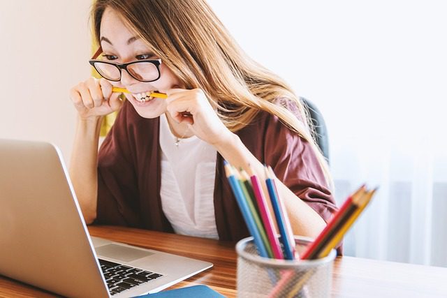 Além de internet, escolas precisam de computadores