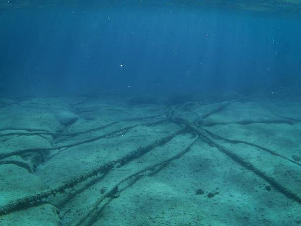 A rede de cabos no fundo do mar ainda é a melhor opção para conectar o planeta, segundo especialistas. (Imagem: Getty Images)