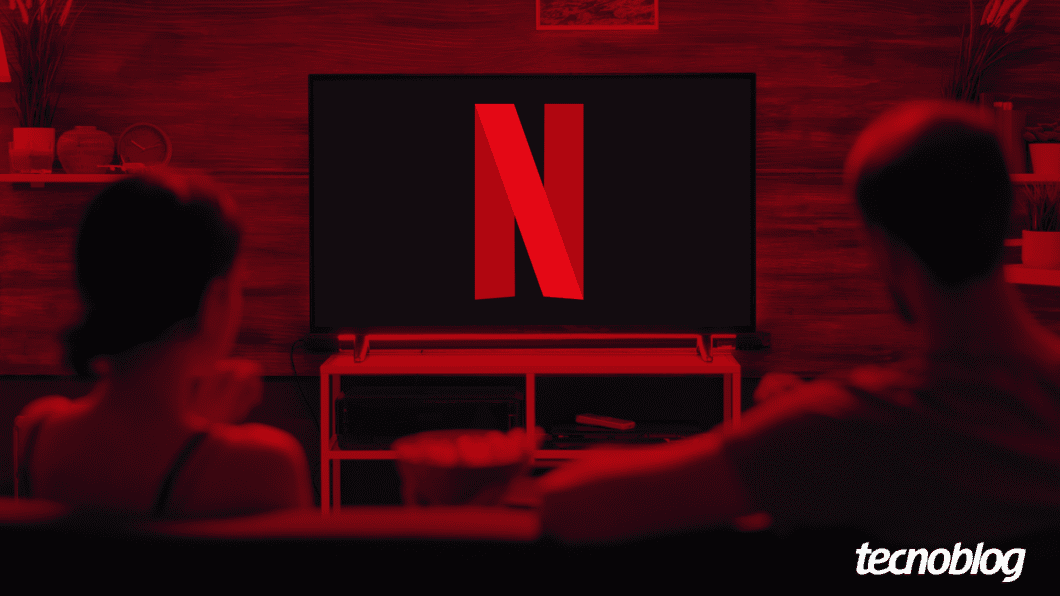 Marca da Netflix é exibida na TV da sala de estar