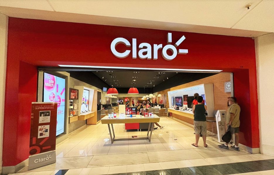 Claro registra R$ 12,4 bilhões em receita no 3º trimestre com impulso do serviço móvel Claro registra R$ 12,4 bilhões em receita no 3º trimestre com impulso do serviço móvel