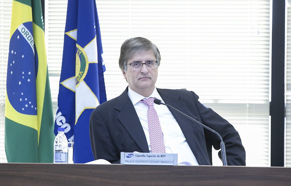 Paulo Gonet, procurador-geral da República, assina manifestação sobre solução consensual ao STF | Foto: Antonio Augusto/PGR/MPF