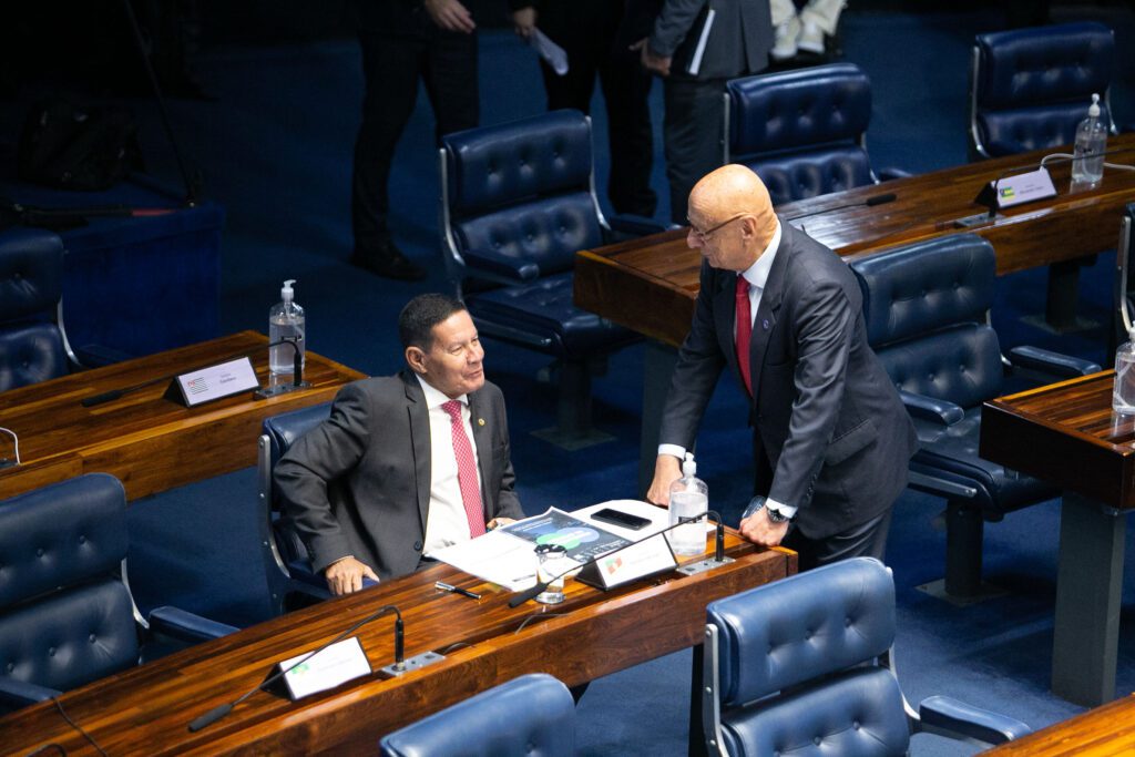 Senado aprova projeto de lei complementar da reforma tributária