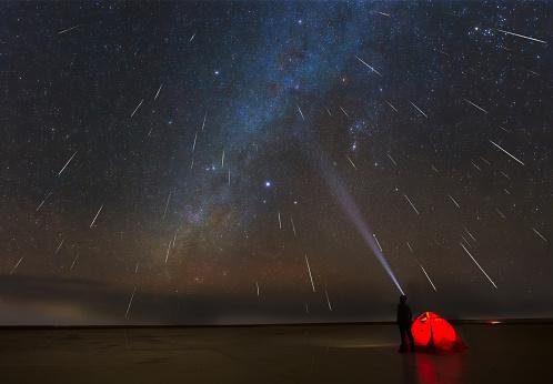 A chuva de meteoros Gemínidas, é o único que pode ser visto em todo planeta. 
