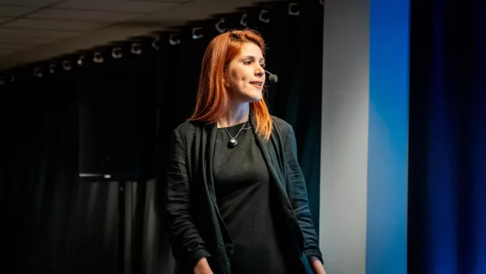 Ferramentas acessíveis de IA abrem caminho para inovação, diz especialista