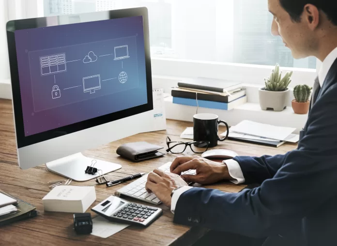 As principais tendências no uso de IA e dados para 2025, segundo a Qlik