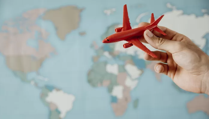 Quatro em cada cinco brasileiros caem em golpes ao planejar viagens na alta temporada