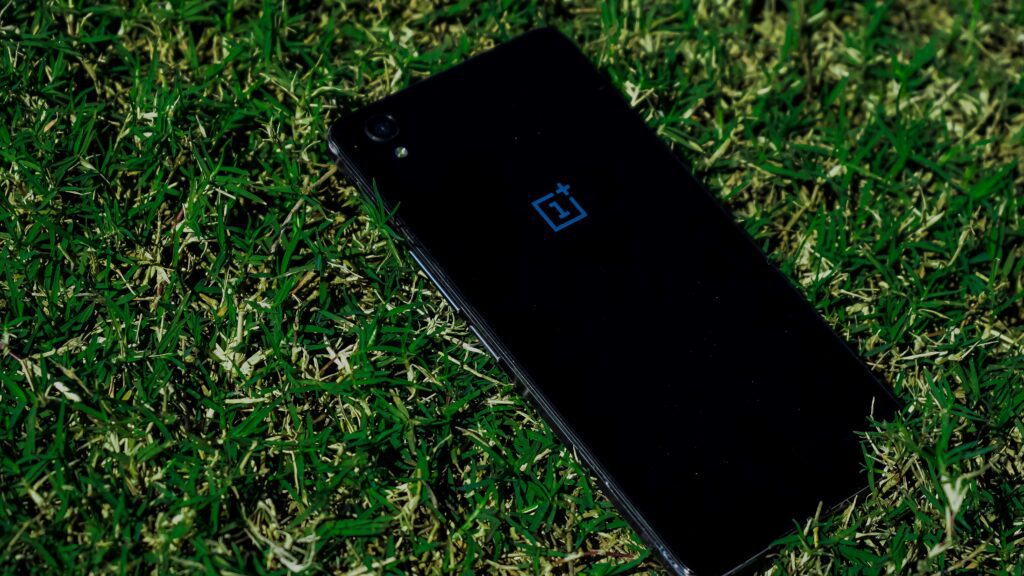 TIM lança broche com Bluetooth que bloqueia celular perdido ou roubado