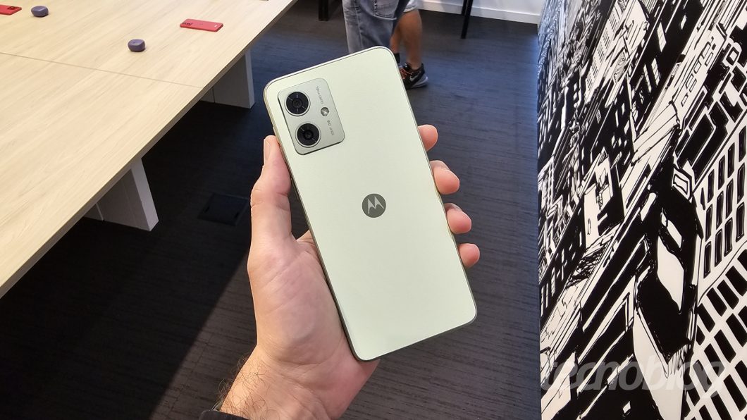 Moto G54 também tem traseira de vegan leather