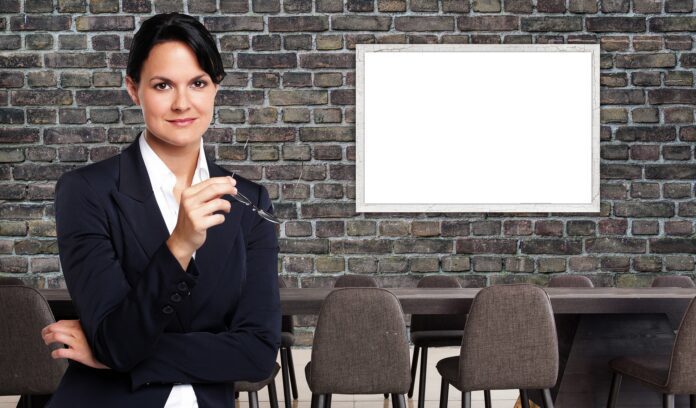 Número de mulheres CEOs dobra no Brasil, mas representatividade ainda é desafio, aponta pesquisa