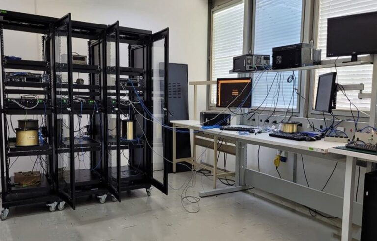 CPQD alcança 200 km em teste quântico por fibra óptica