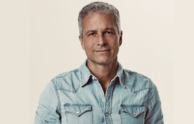 Duas marcas, dois resultados: a ascensão da Vivo, que se torna case no Brasil e no mundo, e a Queda da Oi