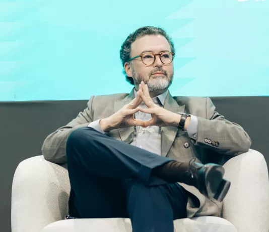 Anatel quer garantir soberania em cabos submarinos e data centers, diz Freire