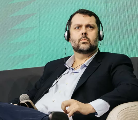 Teles enfrentam desafios para monetizar redes na era da IA