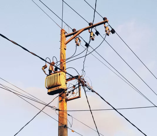 Operadoras de telecom veem espaço para mudanças no PL dos postes