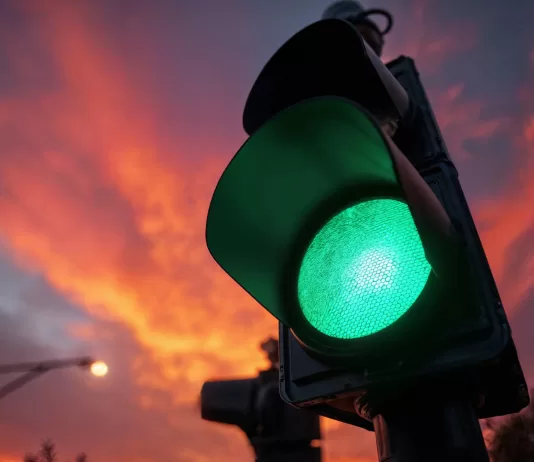 Cade libera, sem restrições, compra da Um Telecom pela V