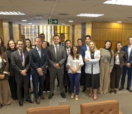 Anatel e marketplaces firmam compromisso contra minicelulares