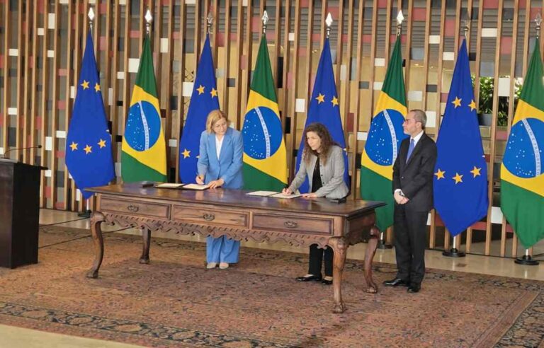 ANPD firma acordo com União Europeia para cooperação na proteção de crianças e adolescentes no ambiente digital