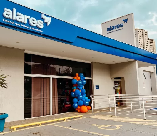 Alares eleva receitas, mas quase dobra prejuízo no segundo trimestre