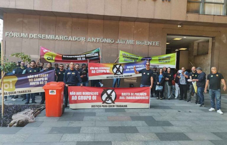 Sindicatos pedem reunião urgente após falência da Oi